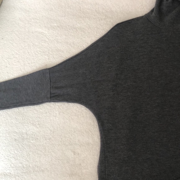 Madison & Berkeley Women’s Turtleneck Tunic ~ med - Picture 7 of 8